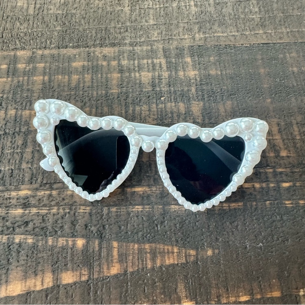Sunglasses Heart Cat Eye Pearl Embellished 🤍